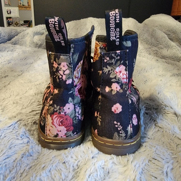 Dr. Martens Air Wair Bouncing Soles Floral Canvas Size 8 - Picture 3 of 6